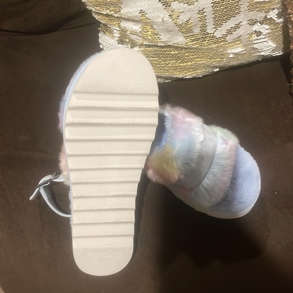 KOOLABURRA UGGS!! NEW MUST HAVE 💜💛🤍 - Picture 3 of 3